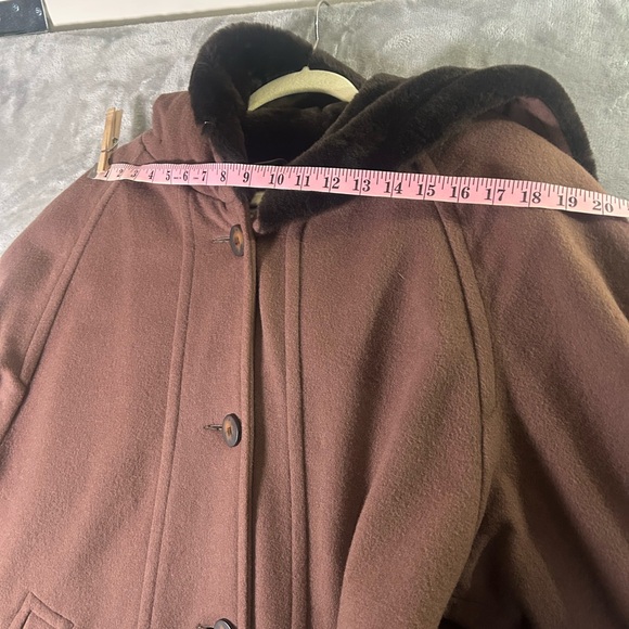 LL. Bean brown wool faux fur lined cuffs and hooded full length coat - Picture 12 of 13